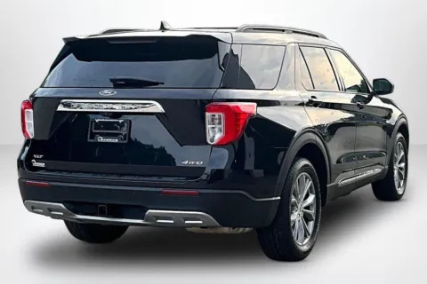 More photos of 2022 Ford Explorer XLT at Lakeside Automotive Group, MI
