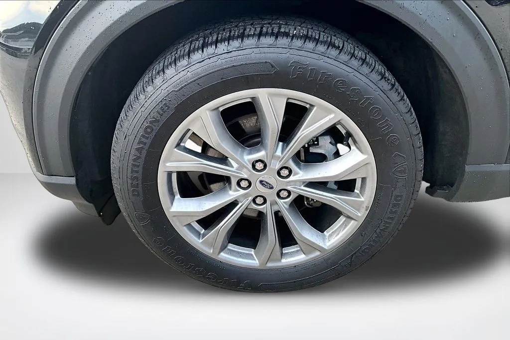 Ford Explorer photo 33