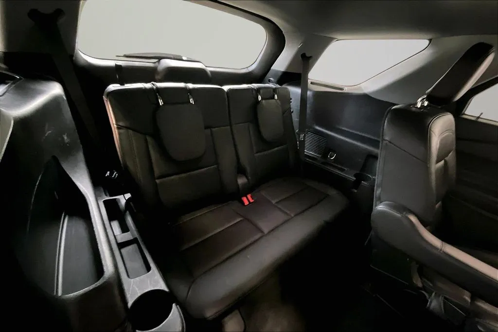 Ford Explorer photo 25