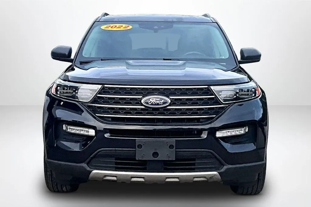 Ford Explorer photo 2