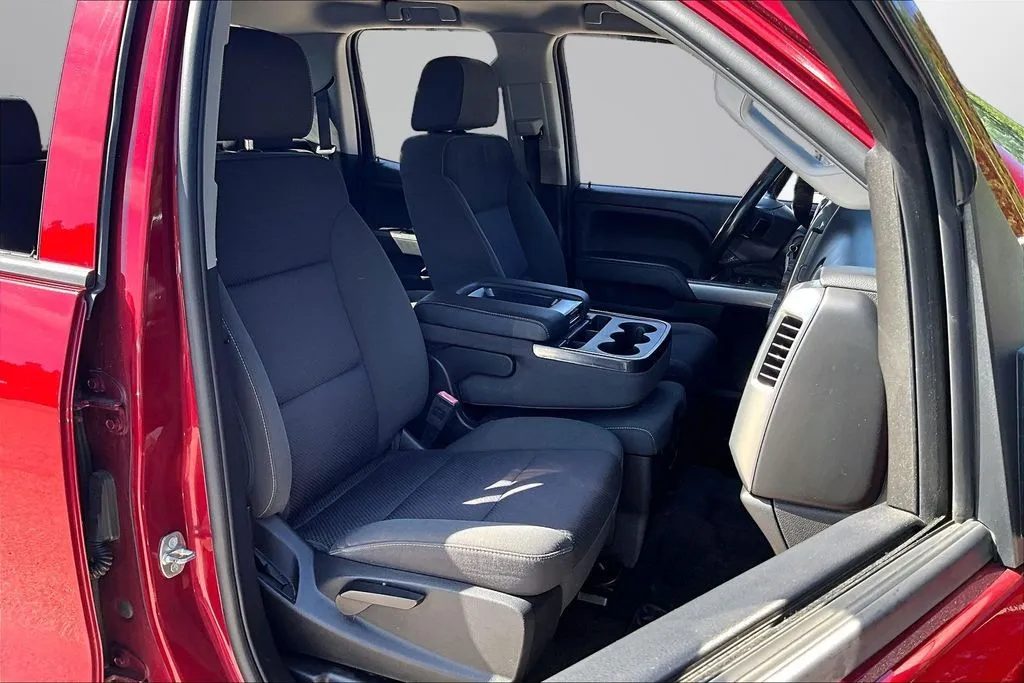 Chevrolet Silverado photo 27