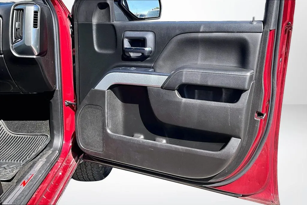 Chevrolet Silverado photo 26