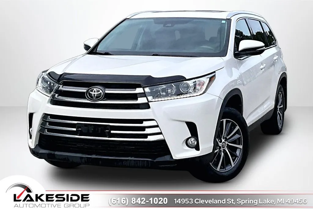 White 2019 Toyota Highlander XLE for sale in Spring Lake, MI
