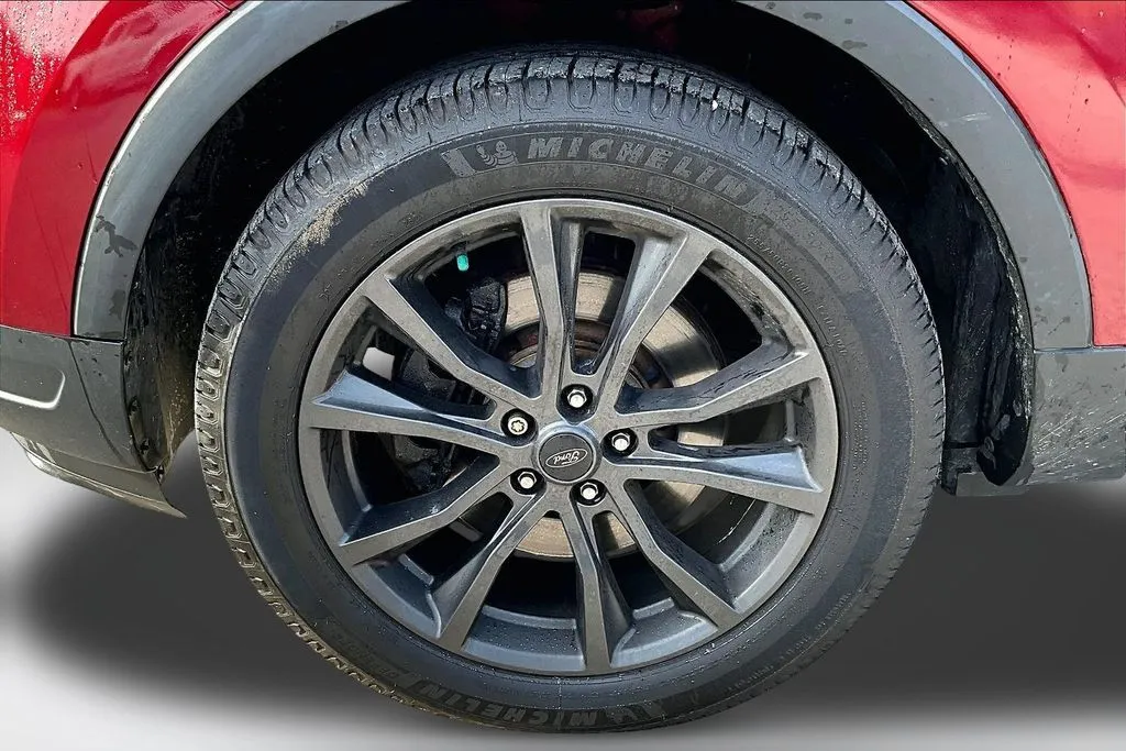 Ford Explorer photo 33