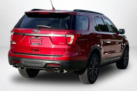 More photos of 2018 Ford Explorer XLT at Lakeside Automotive Group, MI