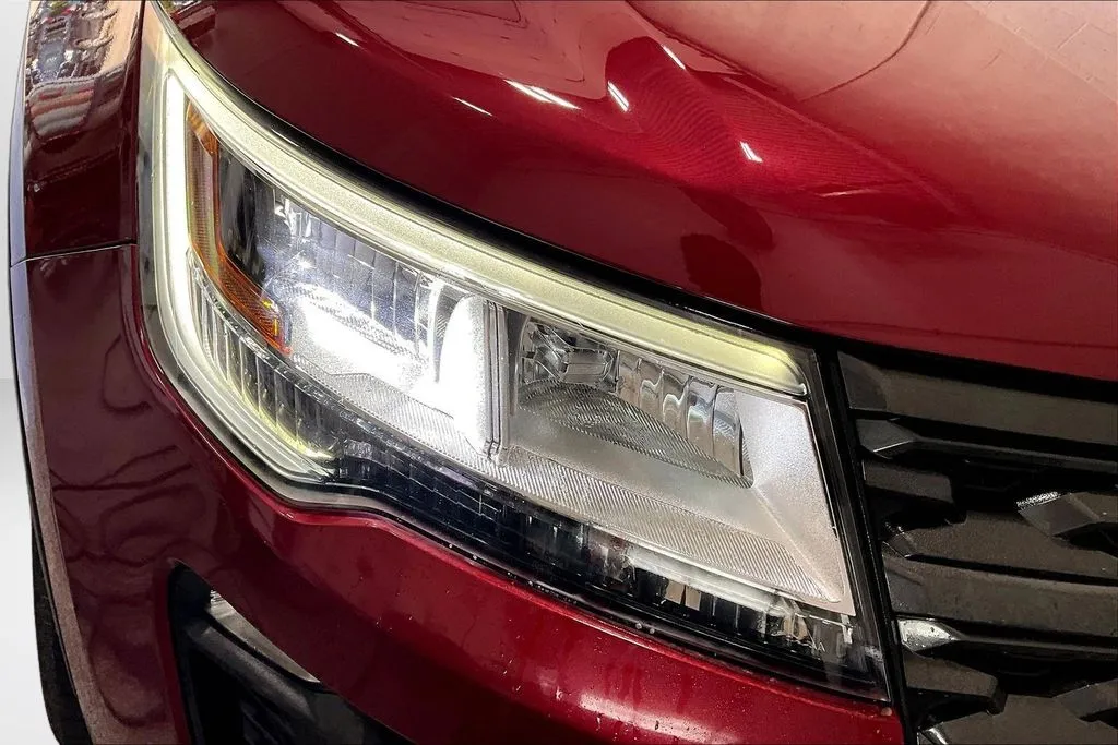Ford Explorer photo 31