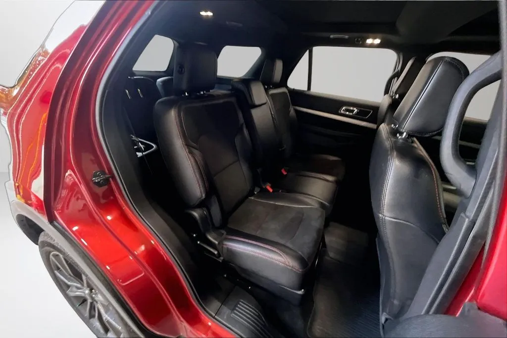 Ford Explorer photo 24