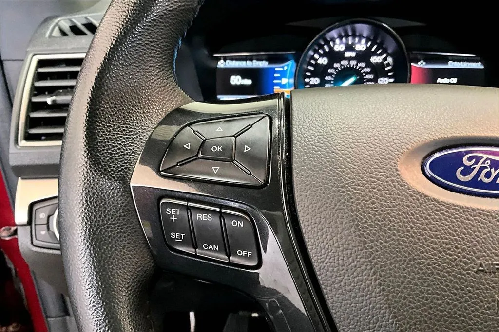 Ford Explorer photo 11