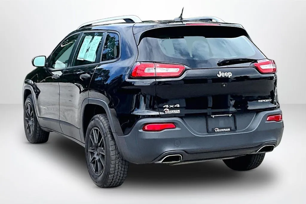 Jeep Cherokee photo 4
