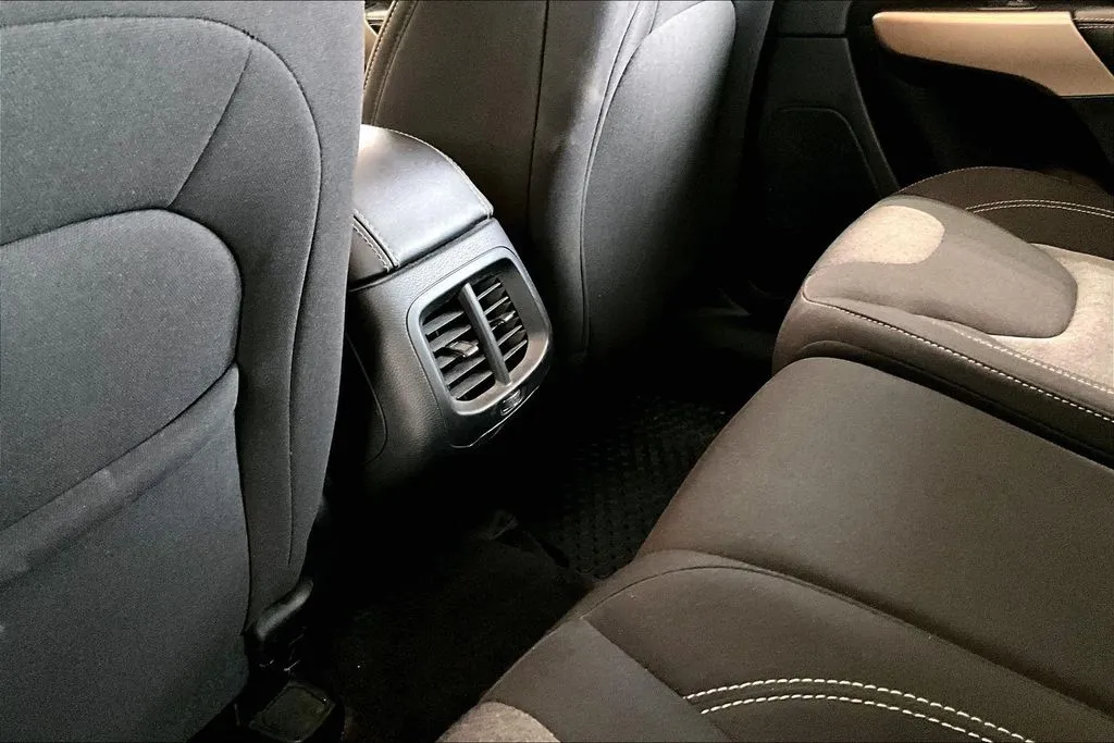Jeep Cherokee photo 10