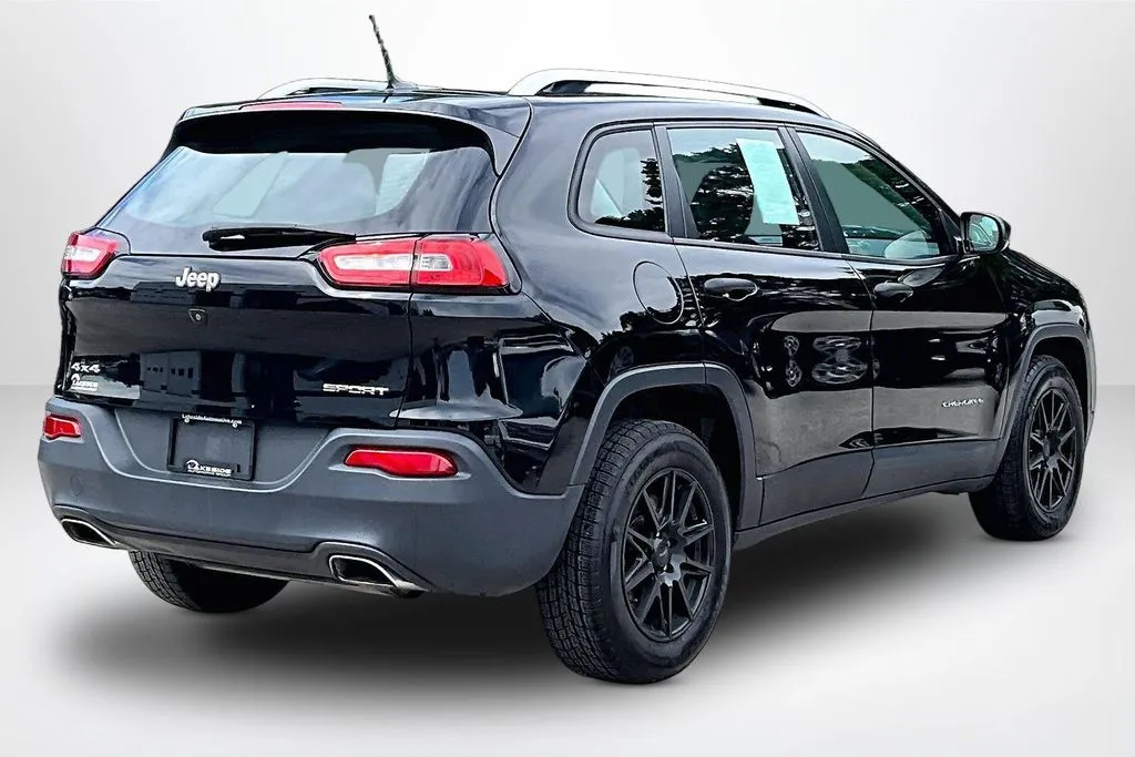 Jeep Cherokee photo 5