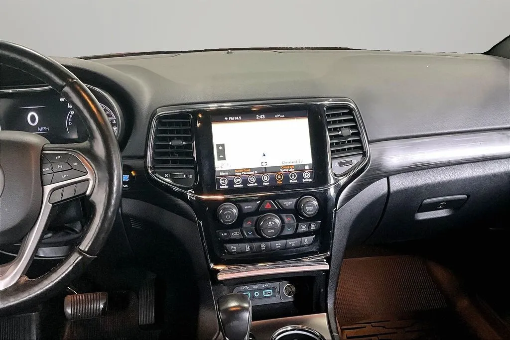 Jeep Grand Cherokee photo 9