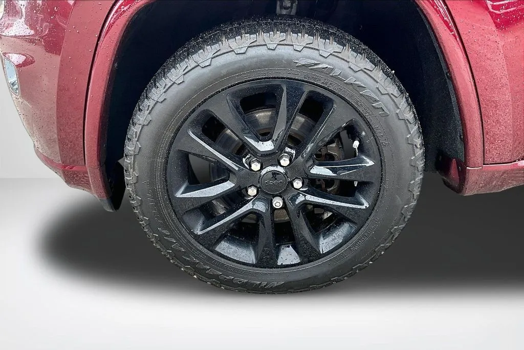 Jeep Grand Cherokee photo 32