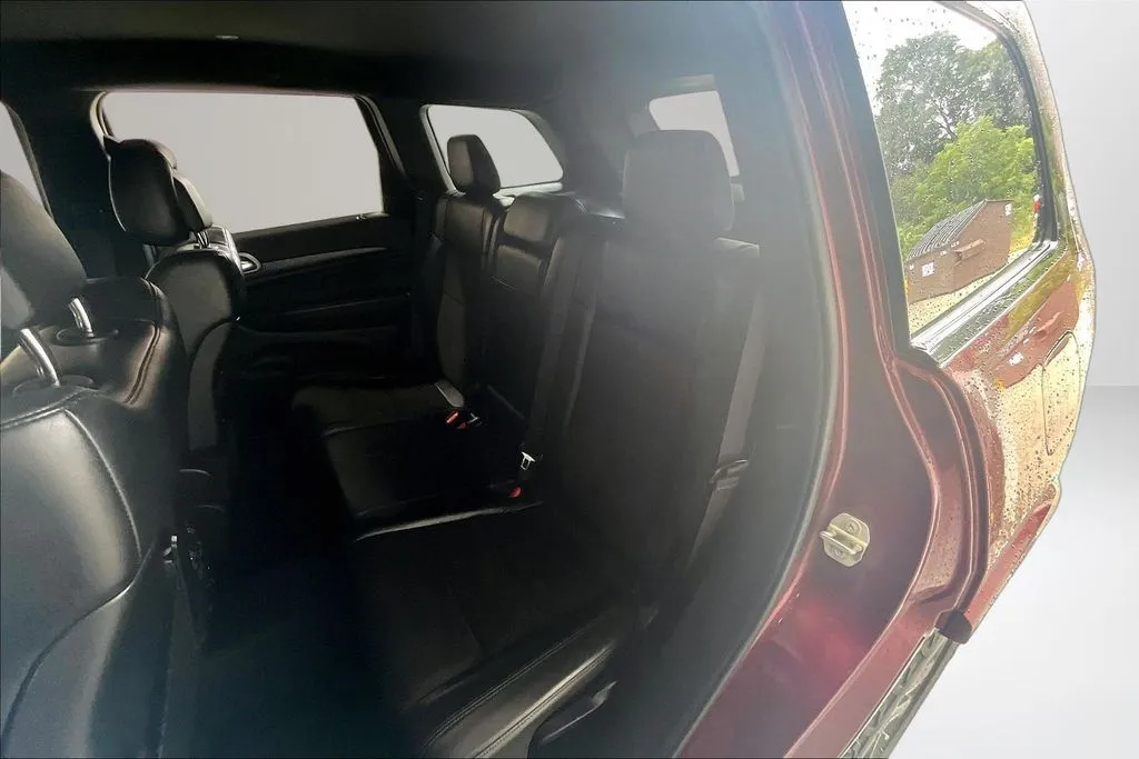 Jeep Grand Cherokee photo 22