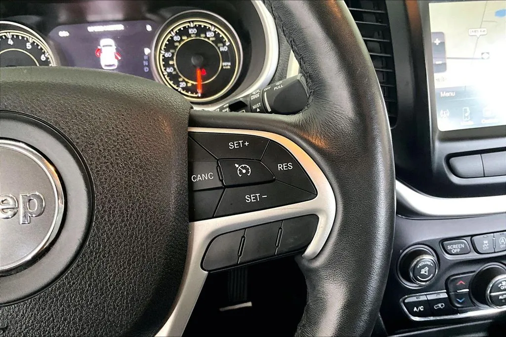 Jeep Cherokee photo 12