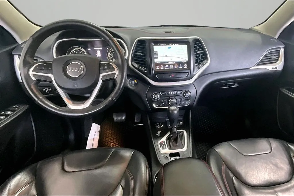 Jeep Cherokee photo 7