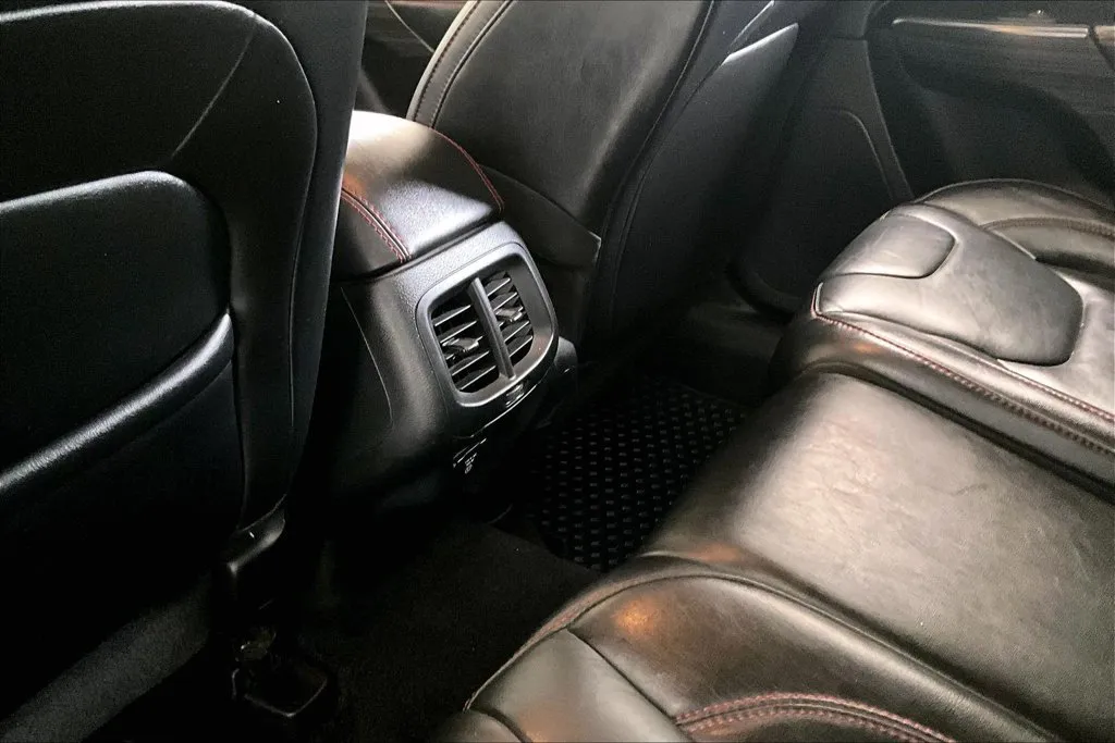 Jeep Cherokee photo 10