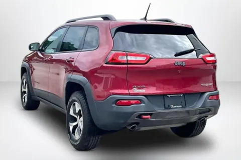More photos of 2015 Jeep Cherokee Trailhawk at Lakeside Automotive Group, MI