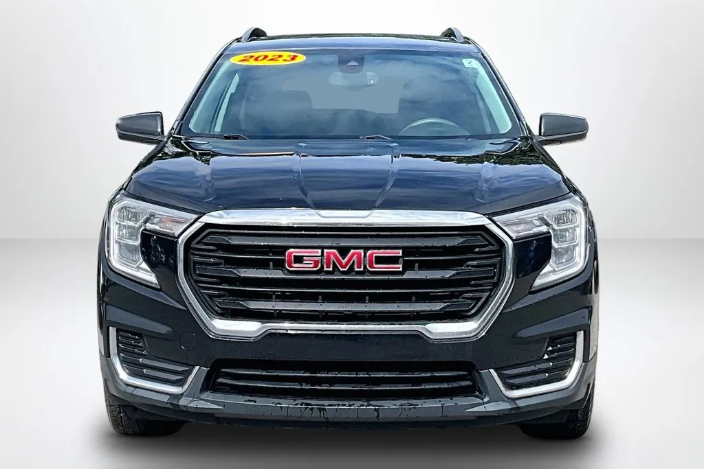 GMC Terrain photo 2