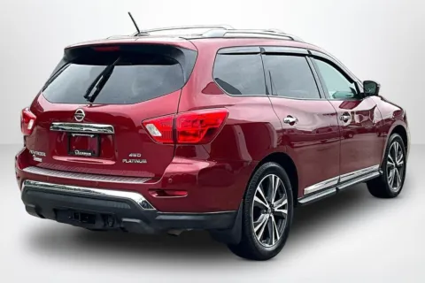More photos of 2018 Nissan Pathfinder S at Lakeside Automotive Group, MI
