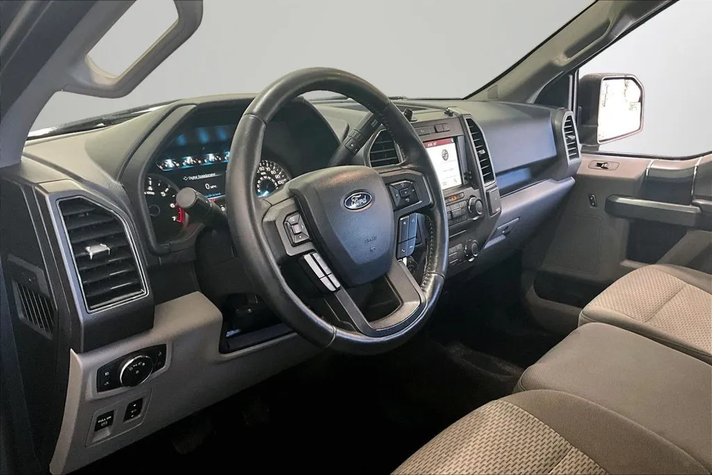 Ford F-150 photo 18