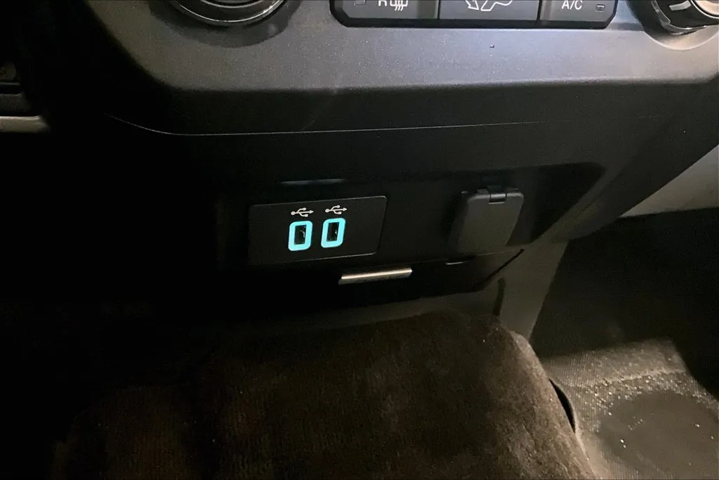 Ford F-150 photo 17