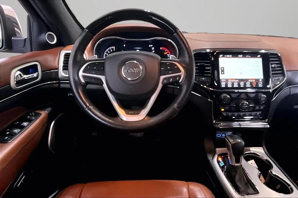 Jeep Grand Cherokee photo 8