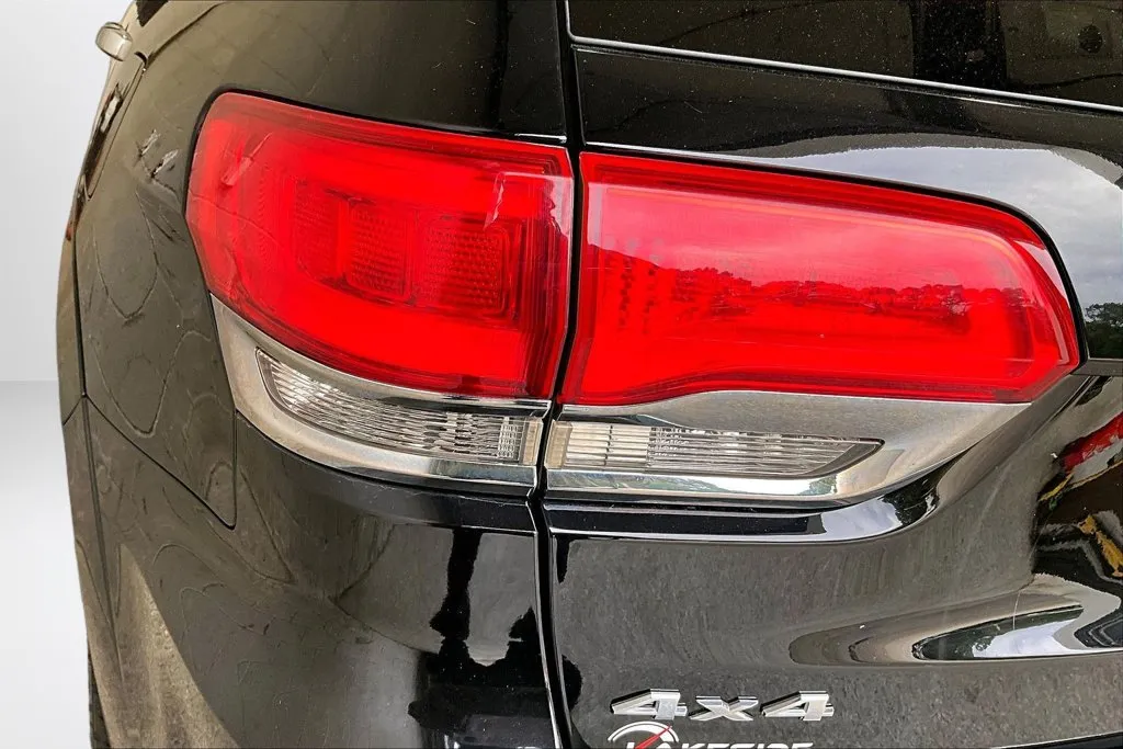 Jeep Grand Cherokee photo 23