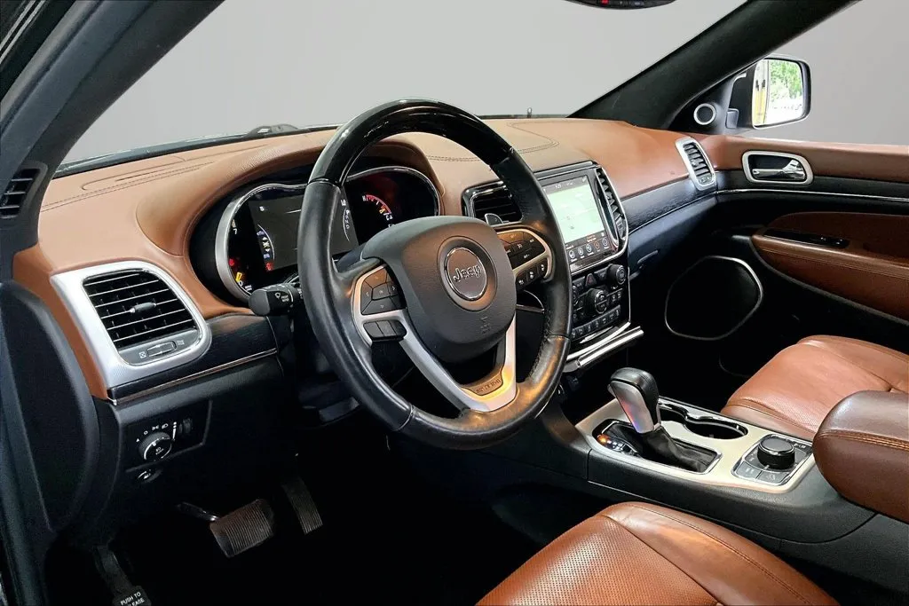 Jeep Grand Cherokee photo 17