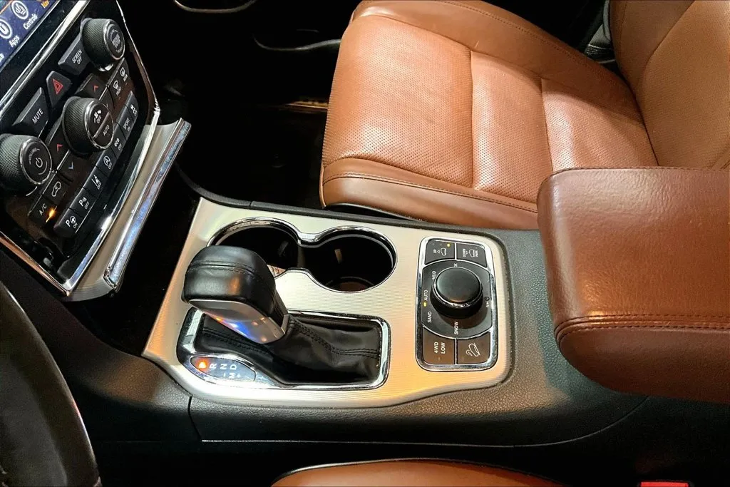 Jeep Grand Cherokee photo 18