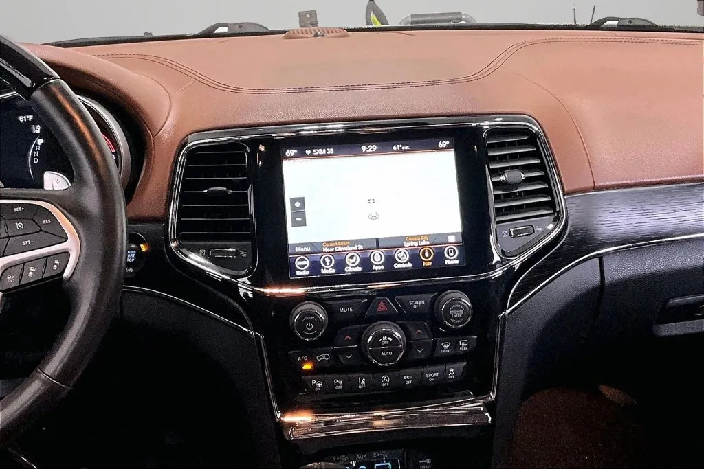 Jeep Grand Cherokee photo 9