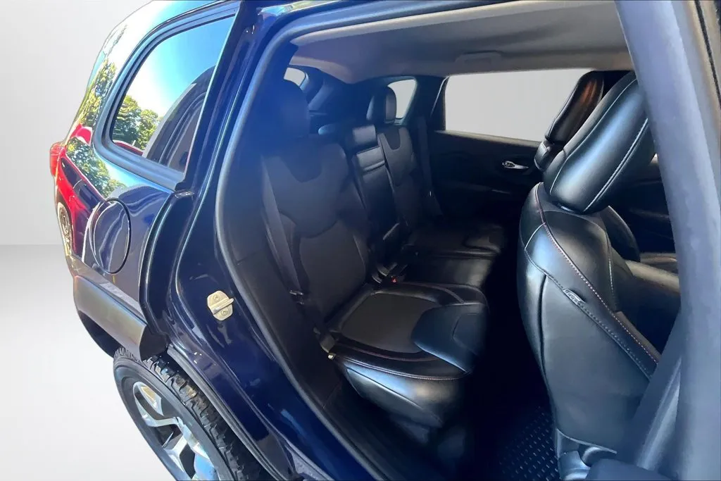 Jeep Cherokee photo 25