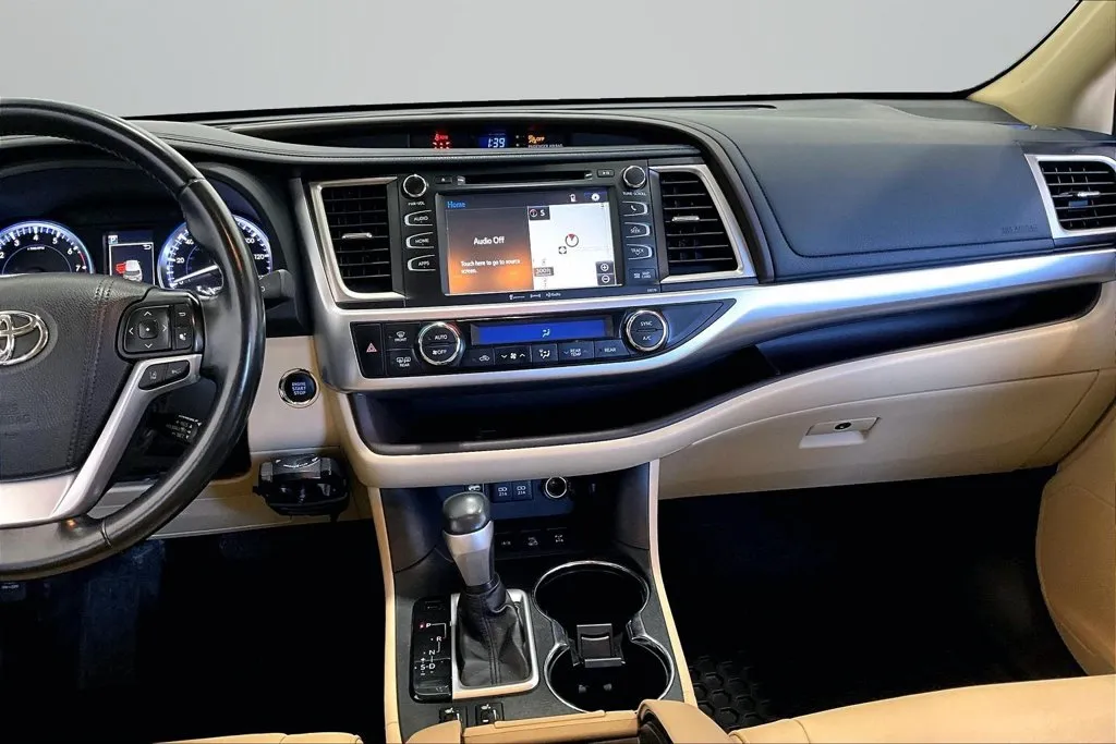 Toyota Highlander photo 9