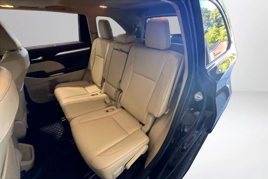 Toyota Highlander photo 22