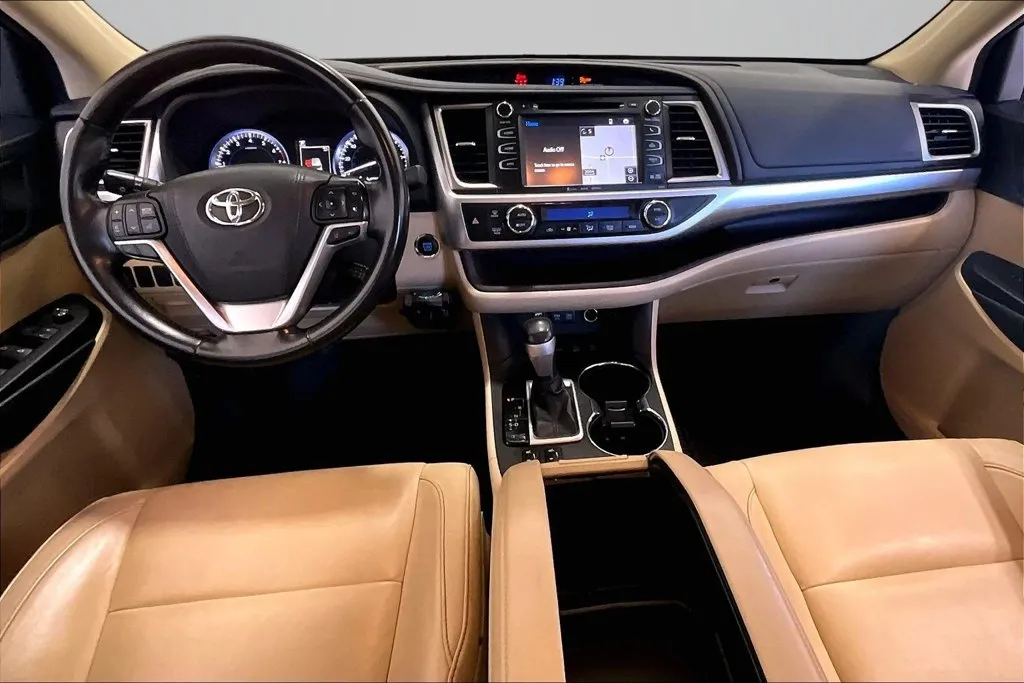 Toyota Highlander photo 7