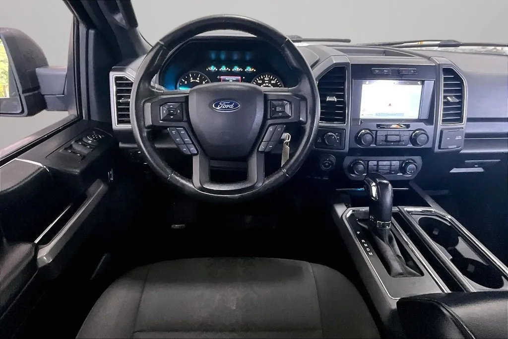 Ford F-150 photo 9