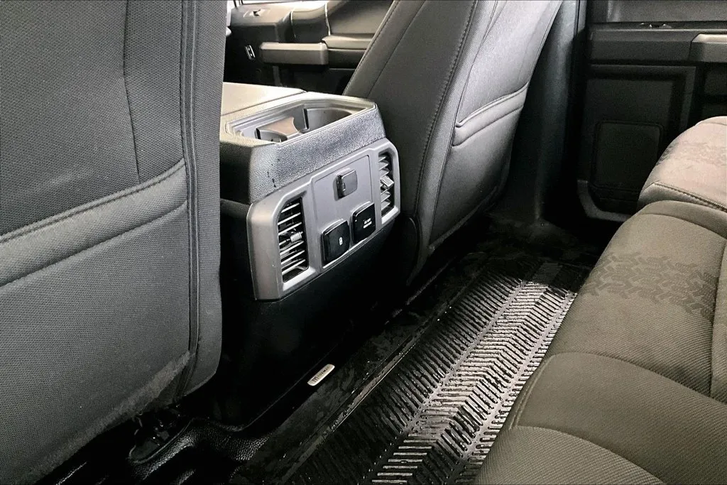 Ford F-150 photo 11