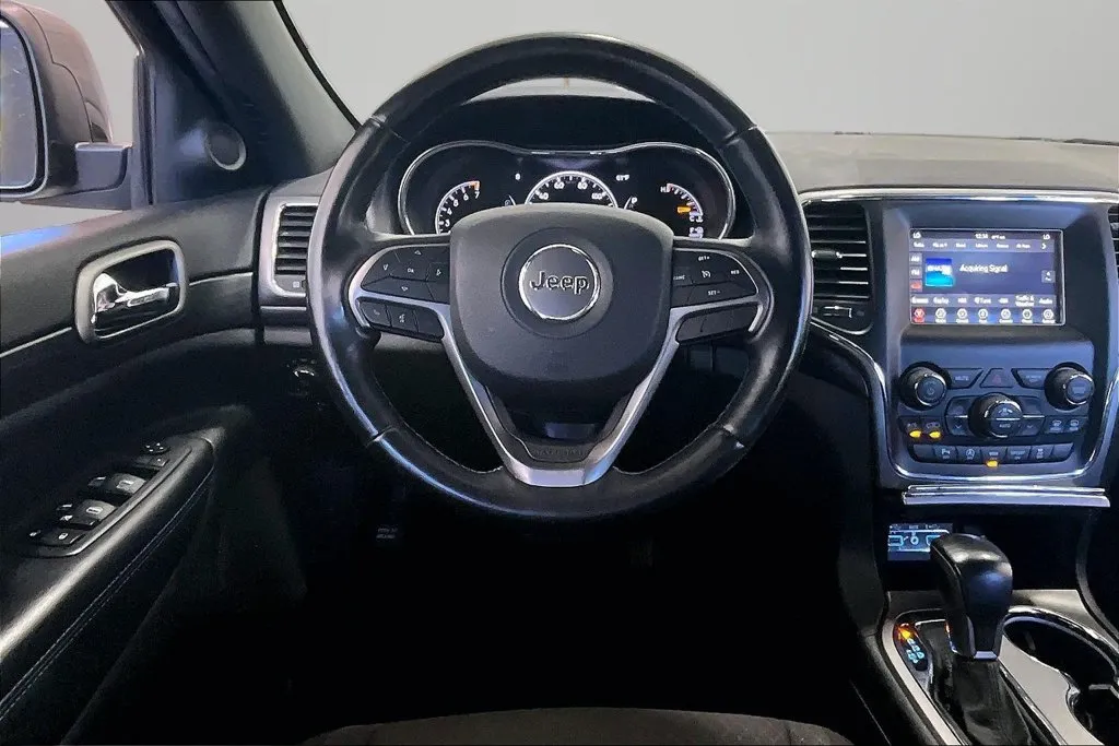 Jeep Grand Cherokee photo 8