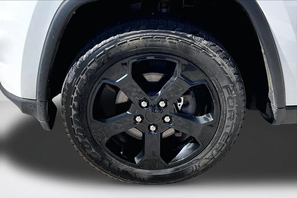 Jeep Grand Cherokee photo 32