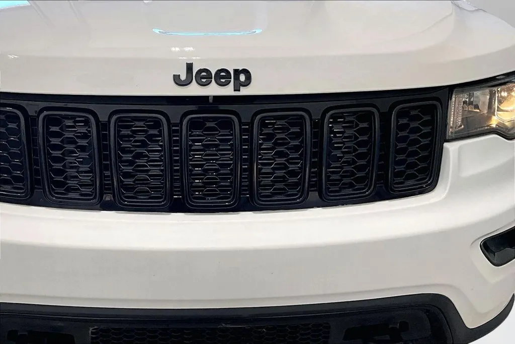 Jeep Grand Cherokee photo 31