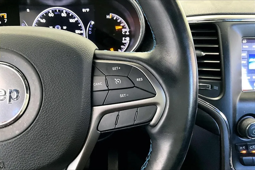Jeep Grand Cherokee photo 12