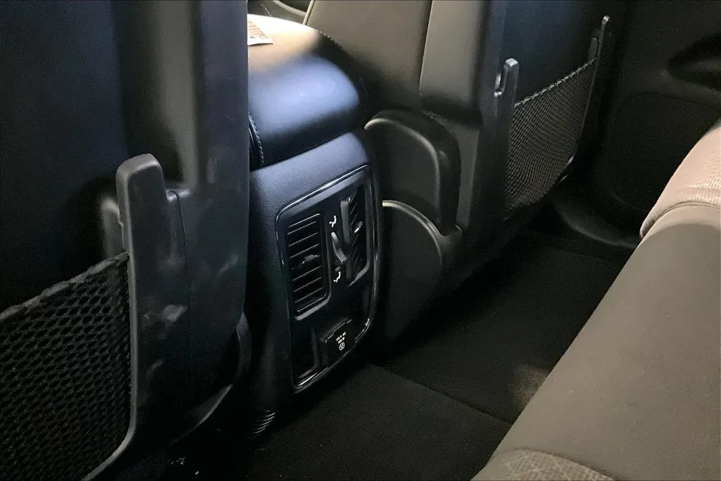 Jeep Grand Cherokee photo 10