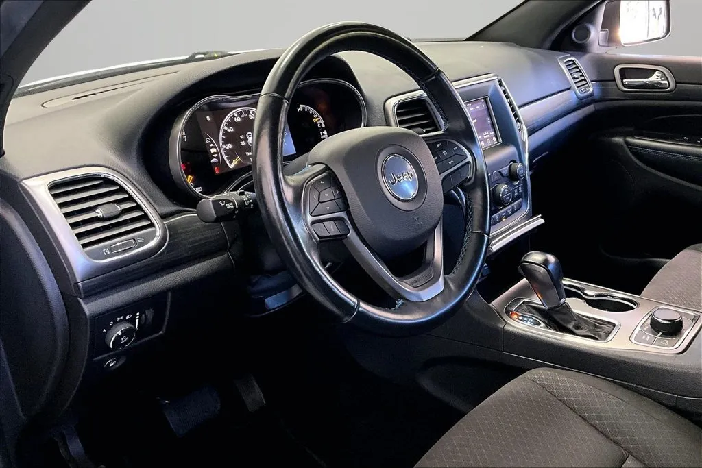 Jeep Grand Cherokee photo 17