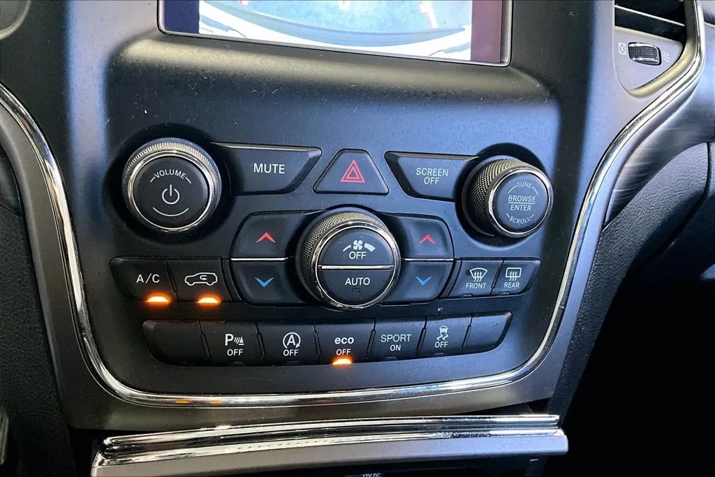 Jeep Grand Cherokee photo 15
