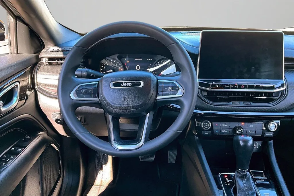 Jeep Compass photo 8