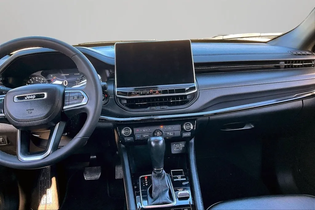 Jeep Compass photo 9