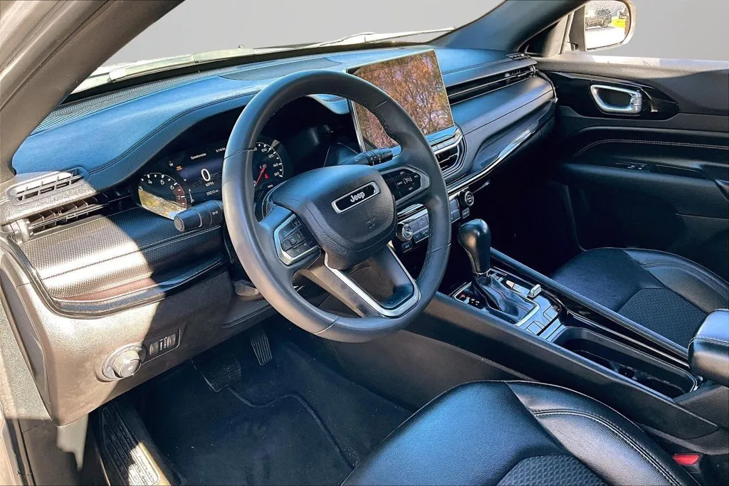 Jeep Compass photo 17