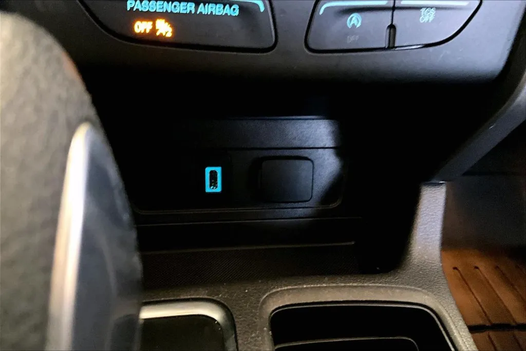 Ford Escape photo 16