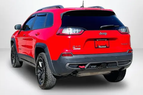 More photos of 2019 Jeep Cherokee Trailhawk at Lakeside Automotive Group, MI