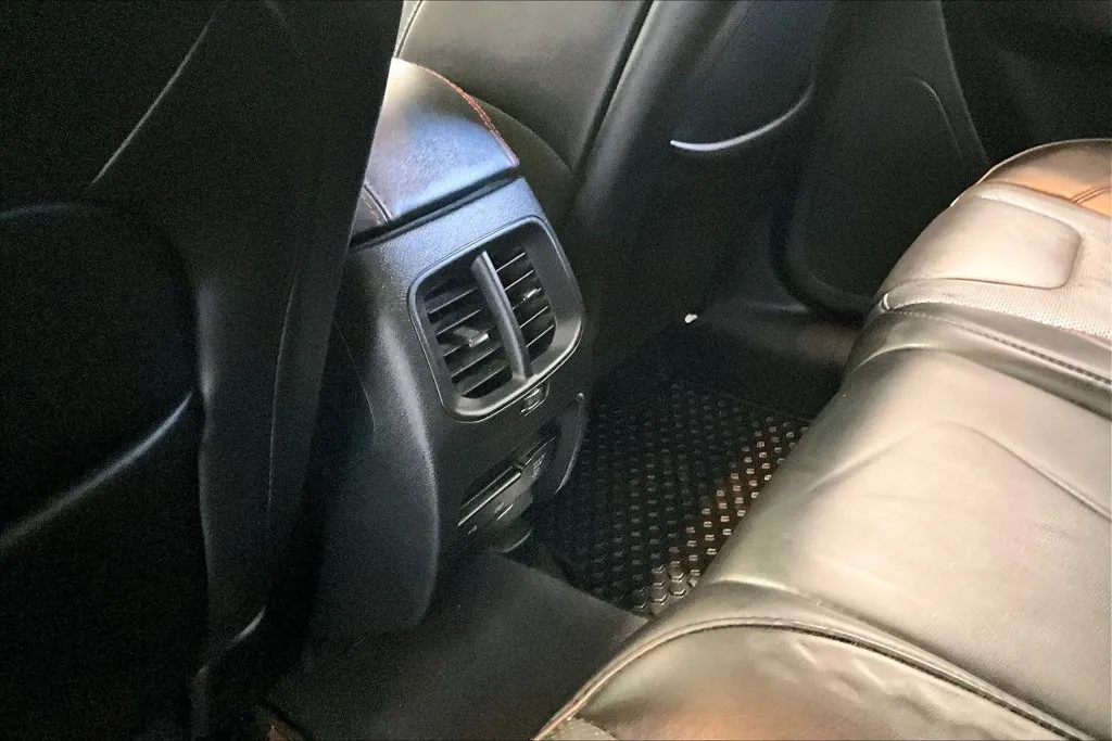 Jeep Cherokee photo 10